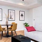 T64 By Smartstay * Reval